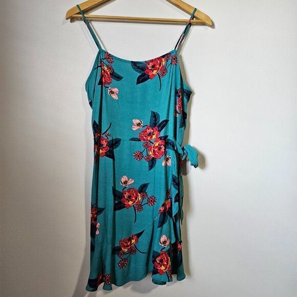 EUC LIKE NEW EXPRESS FLORAL FAUX WRAP SPAGHETTI STRAP SHORT DRESS SZ LARGE - Picture 2 of 13